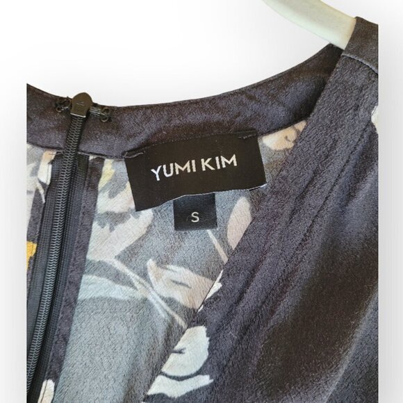 Yumi Kim Love Triangle Liz Romper Floral Faux Wrap V Neck Fun Black Size Small - Picture 8 of 11